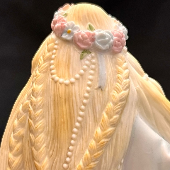 Lenox The Legendary Princesses Rapunzel Tangled Hair Fine Porcelain Demure Gift - Picture 12 of 17